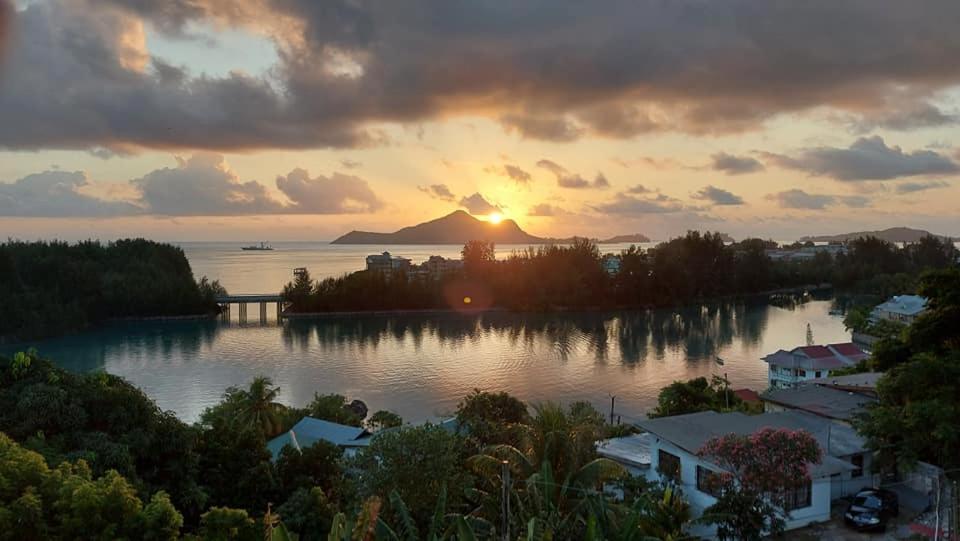Apartament Hibiscus House Seychelles Self Catering Victoria Zewnętrze zdjęcie