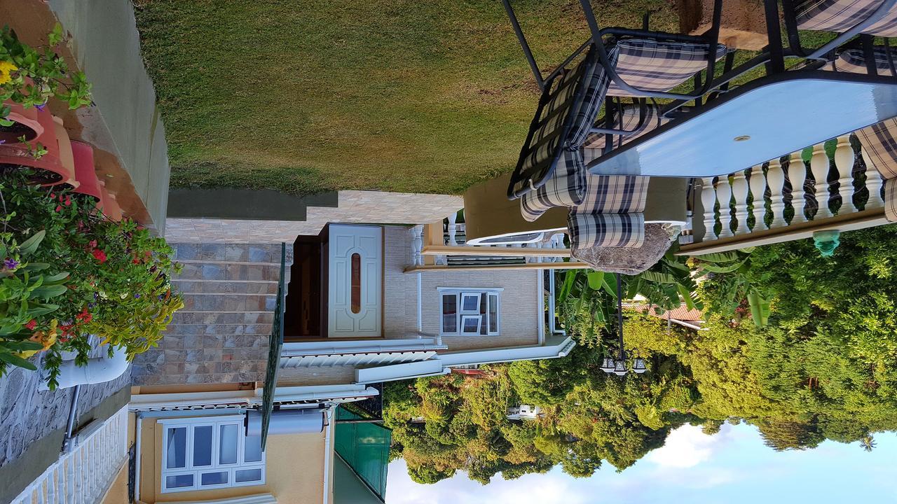 Apartament Hibiscus House Seychelles Self Catering Victoria Zewnętrze zdjęcie
