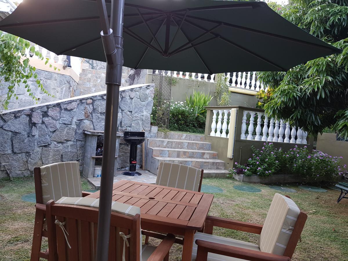 Apartament Hibiscus House Seychelles Self Catering Victoria Zewnętrze zdjęcie