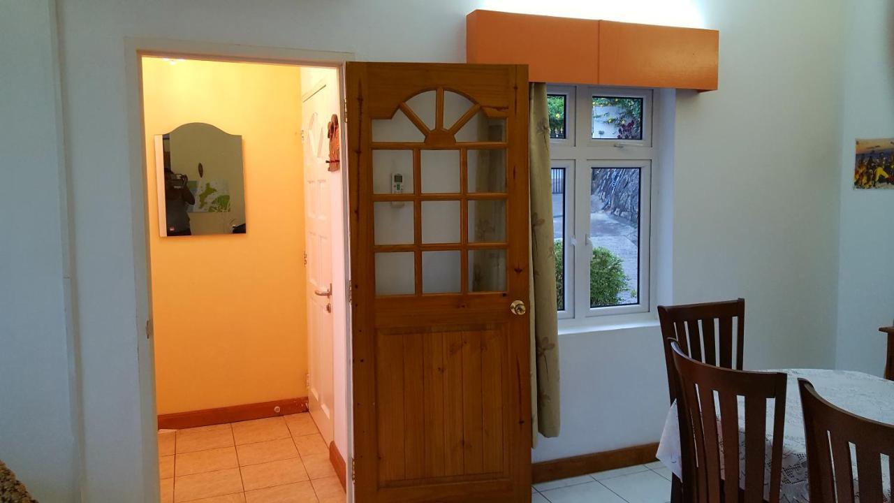 Apartament Hibiscus House Seychelles Self Catering Victoria Zewnętrze zdjęcie