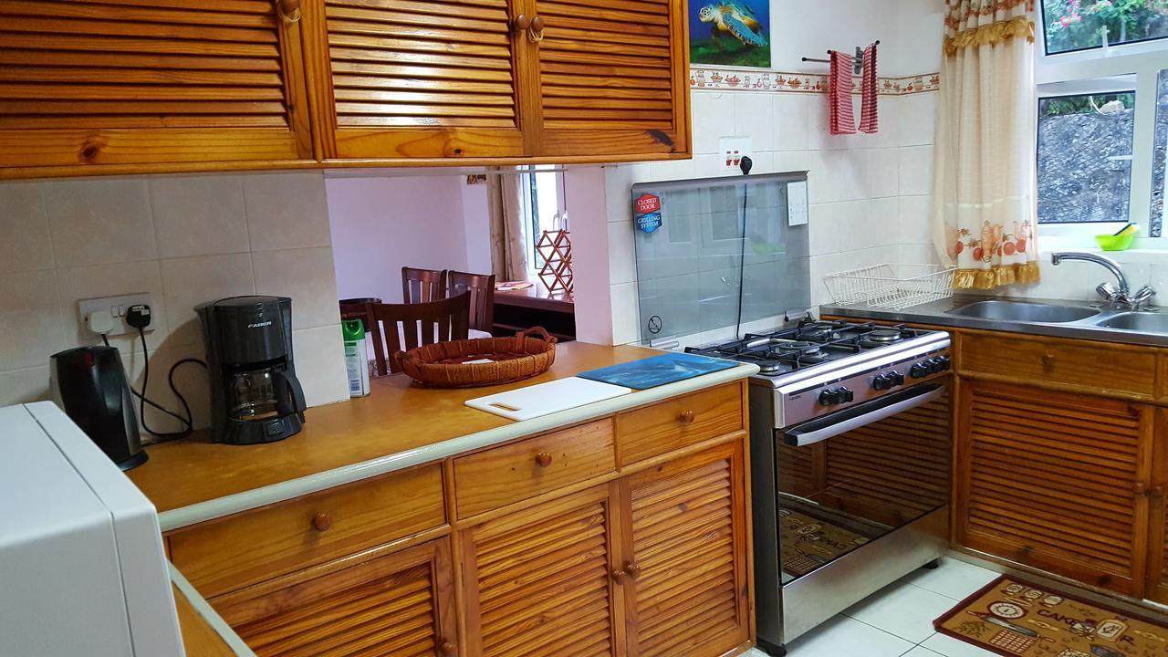Apartament Hibiscus House Seychelles Self Catering Victoria Zewnętrze zdjęcie